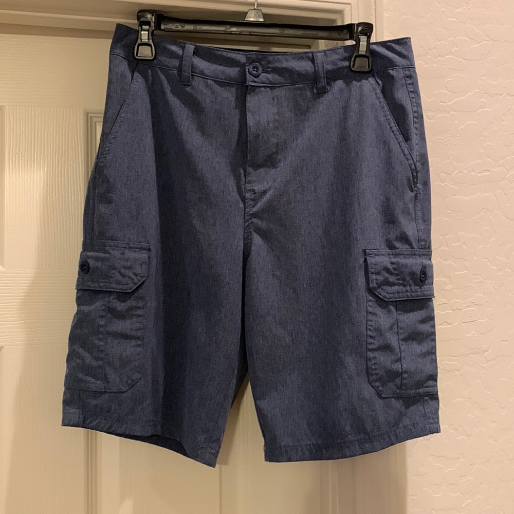 Trinity Hybrid cargo shorts size 29”